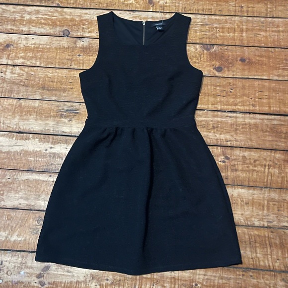 Size M Forever 21 Black Dress - Never worn - Picture 1 of 7